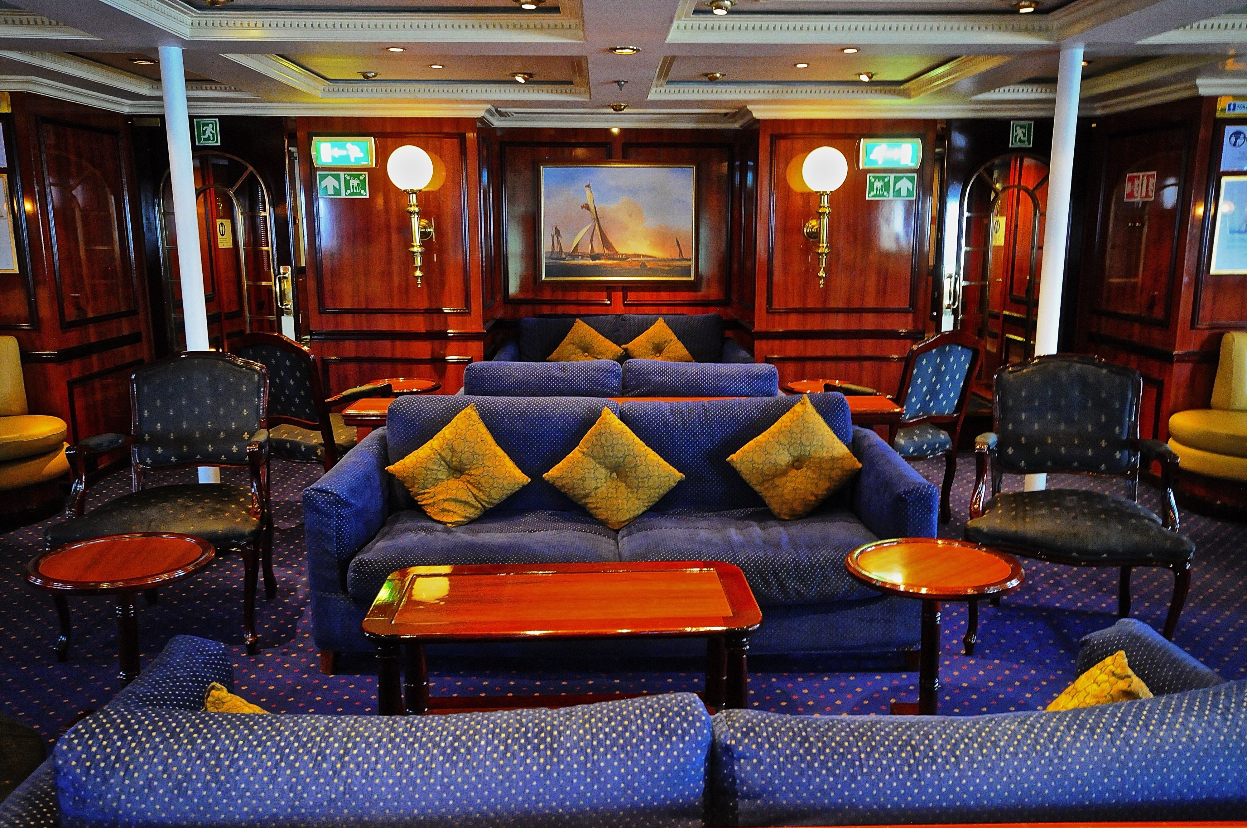 Royal Clipper - Observation Lounge 